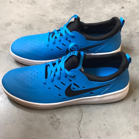 nike nyjah free blue